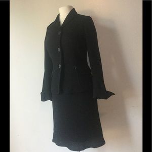 Black crepe skirt suit